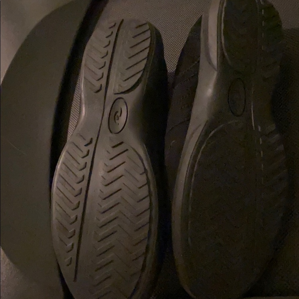 Easy Spirit shoes - Picture 2 of 2